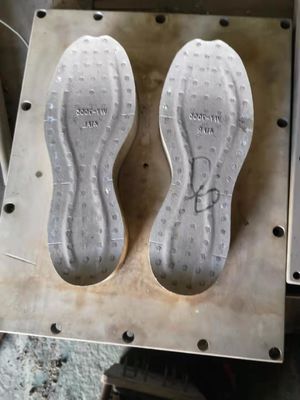 Автоматическая машина для формования формы 380V ETPU для индивидуальных подошв спортивных обуви