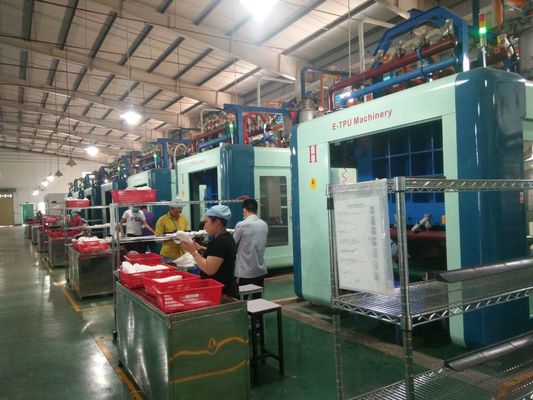 Автоматическое пенообразовательное оборудование eTPU 380V для подошв обуви